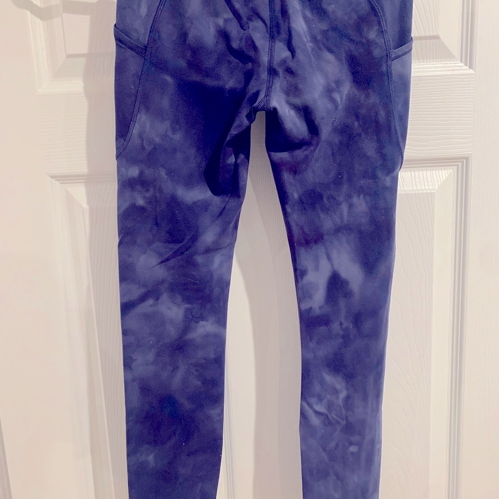 Lululemon Navy Blue 3/4 Length Leggings